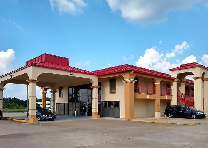 Econo Lodge Inn & Suites West - Energy Corridor