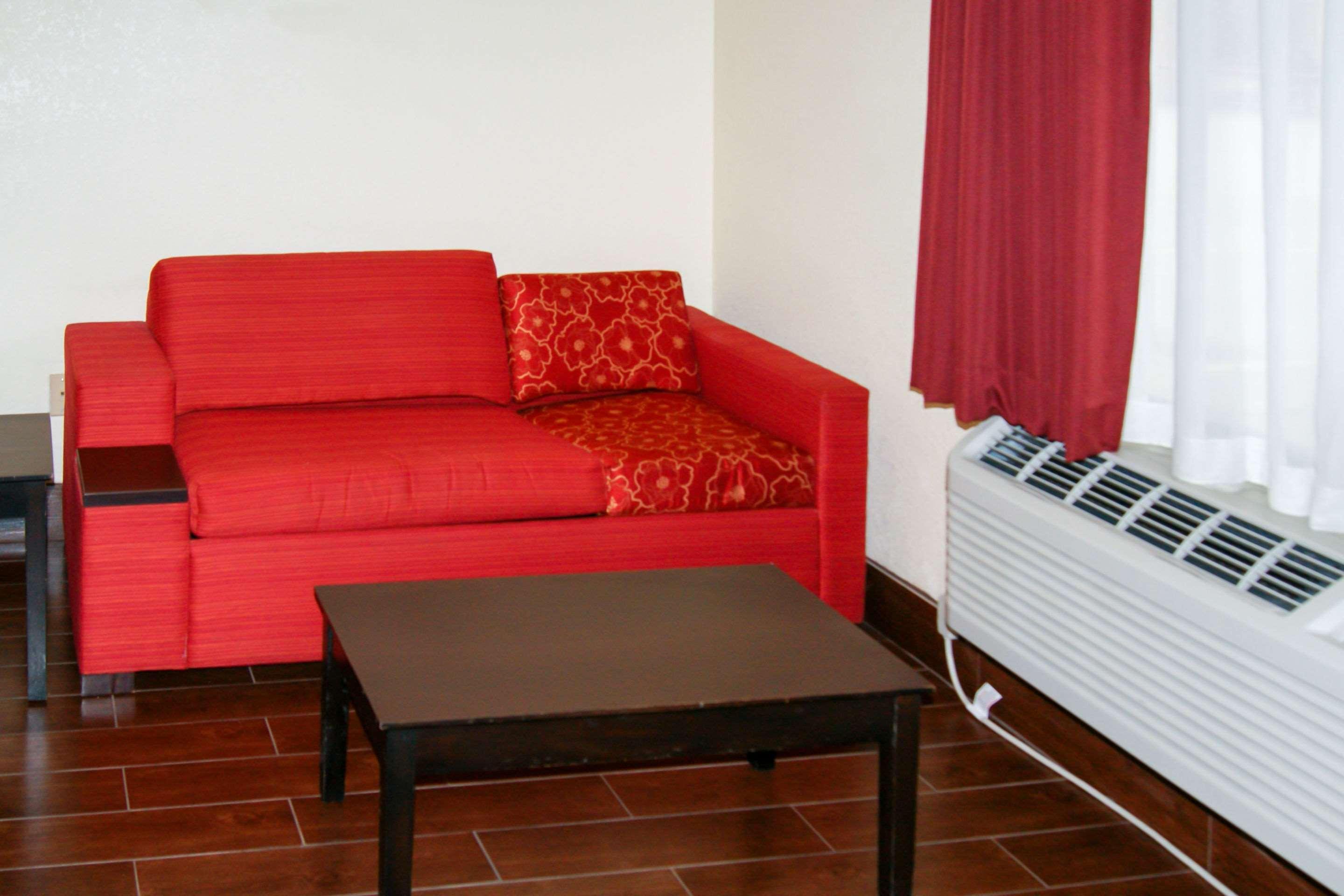 Hotel Econo & West - Energy Corridor 2*