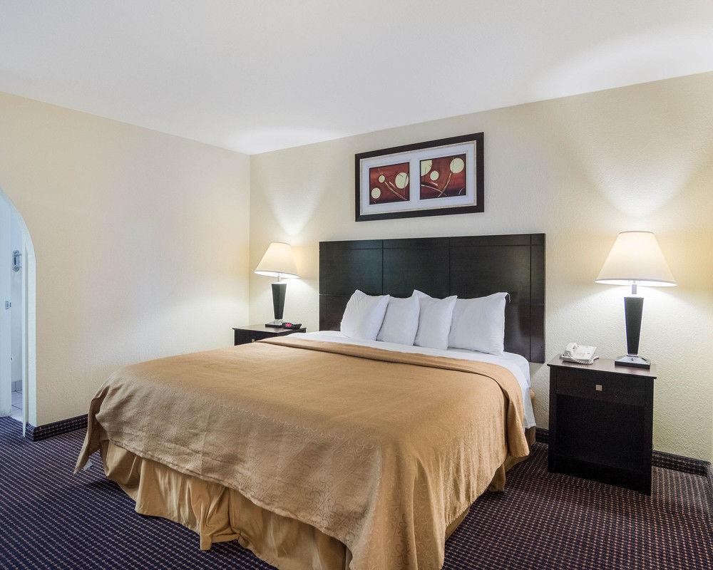 Econo & West - Energy Corridor Hotel 2*