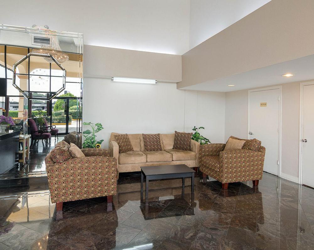 Econo & West - Energy Corridor 2* Houston