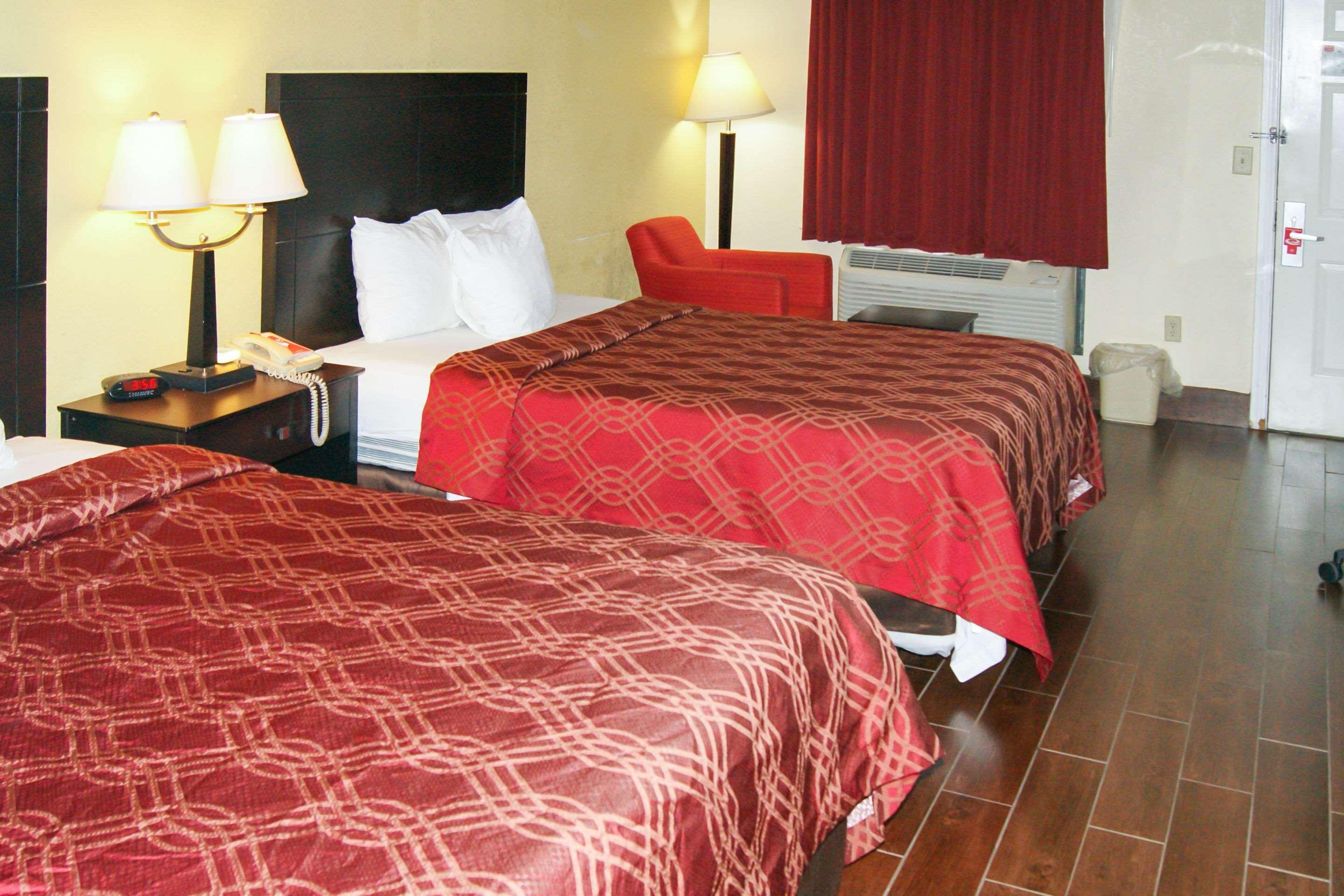 Econo & West - Energy Corridor Hotel 2*