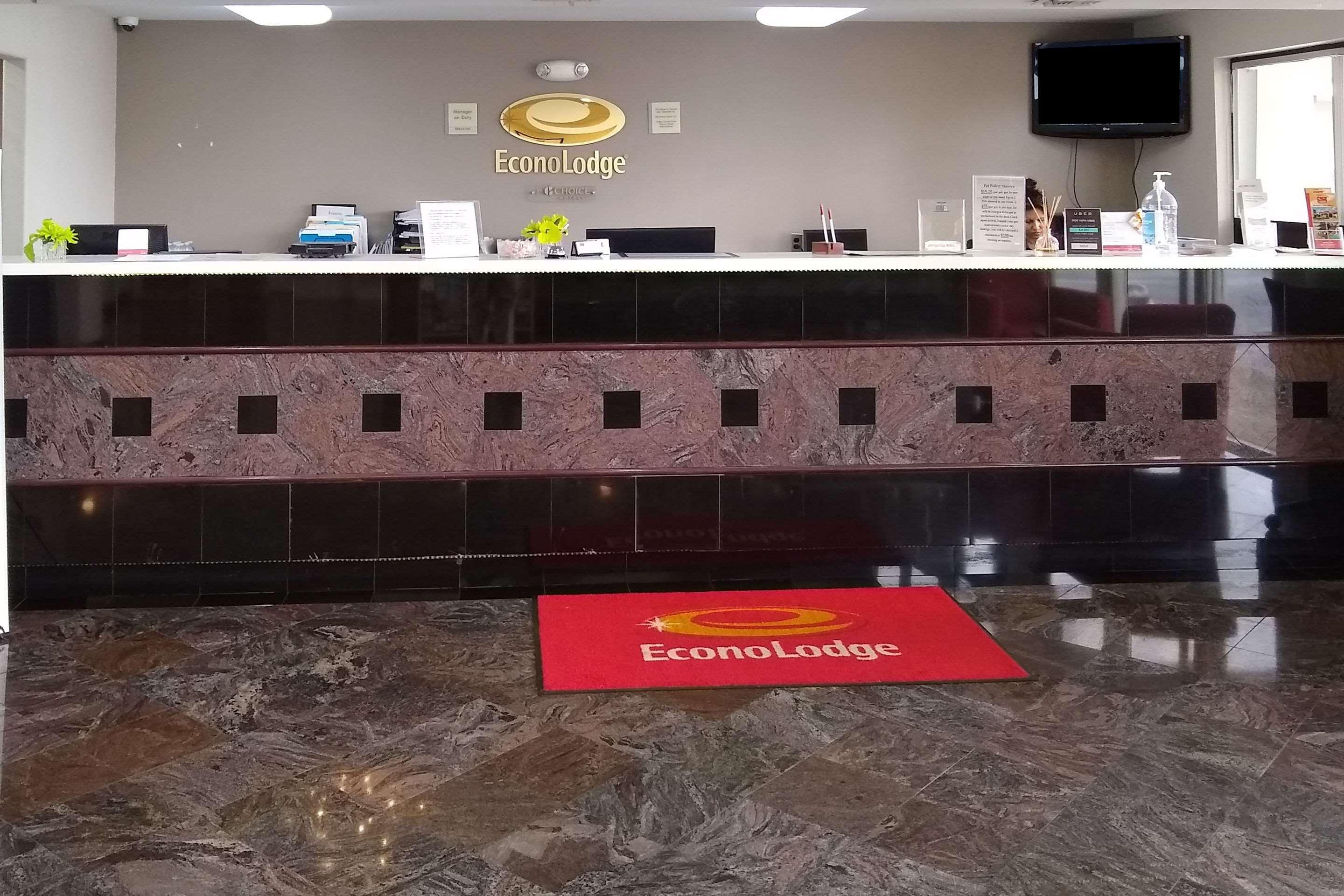 Hotel Econo & West - Energy Corridor 2*