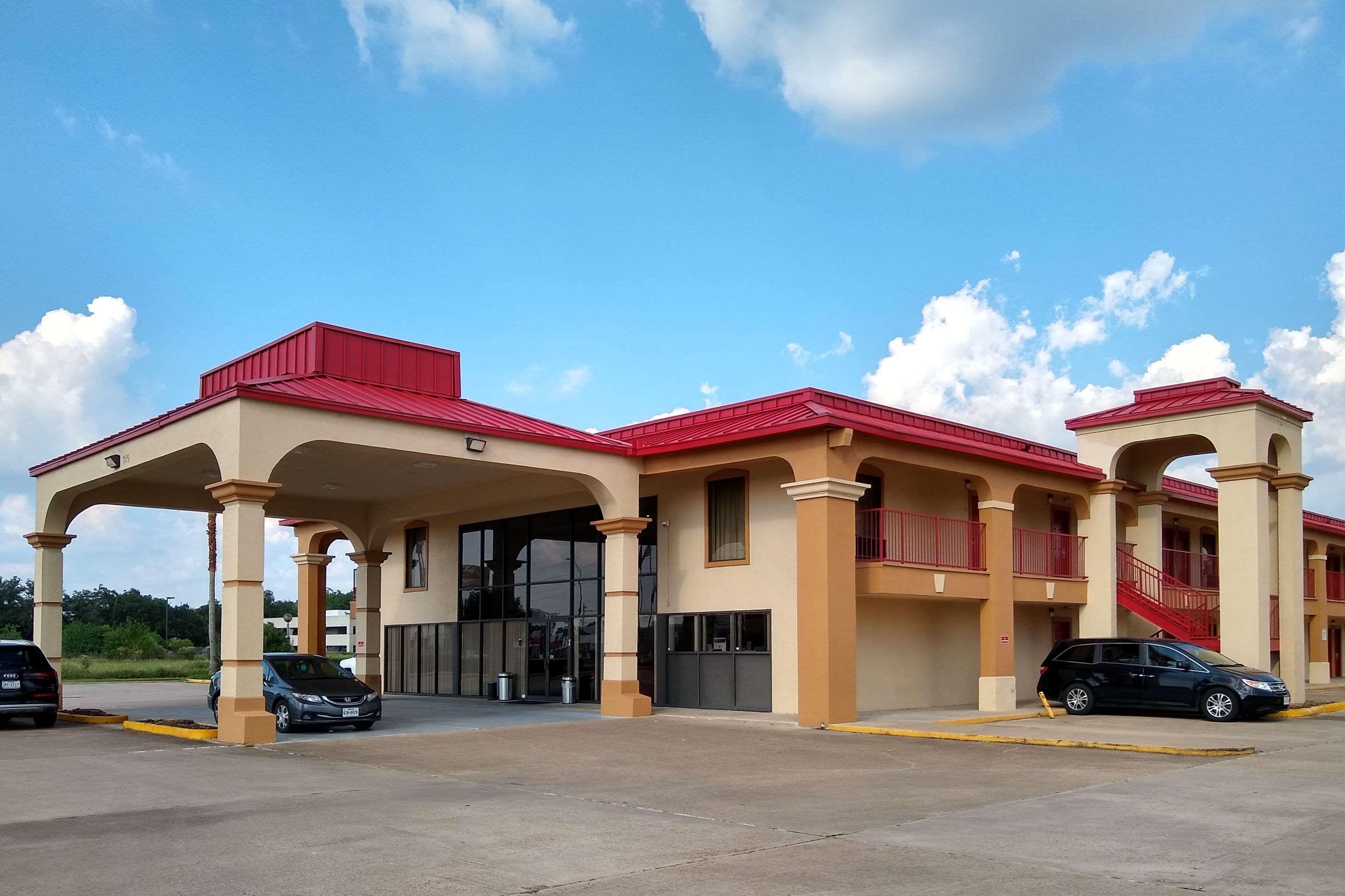 Hotel Econo & West - Energy Corridor 2*