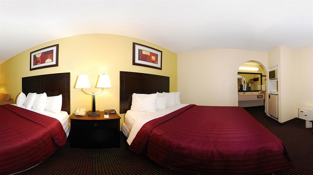 Hotel Econo & West - Energy Corridor 2*