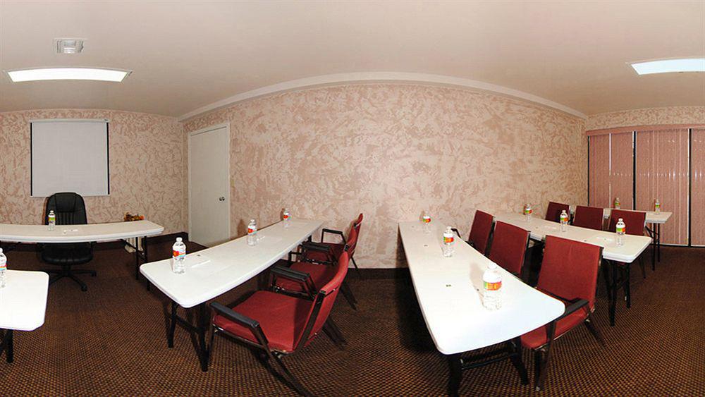 Econo & West - Energy Corridor Hotel 2*