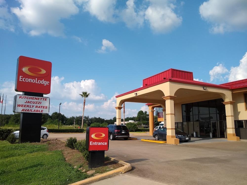 Hotel Econo Inn&suites West – Energy Corridor 2*