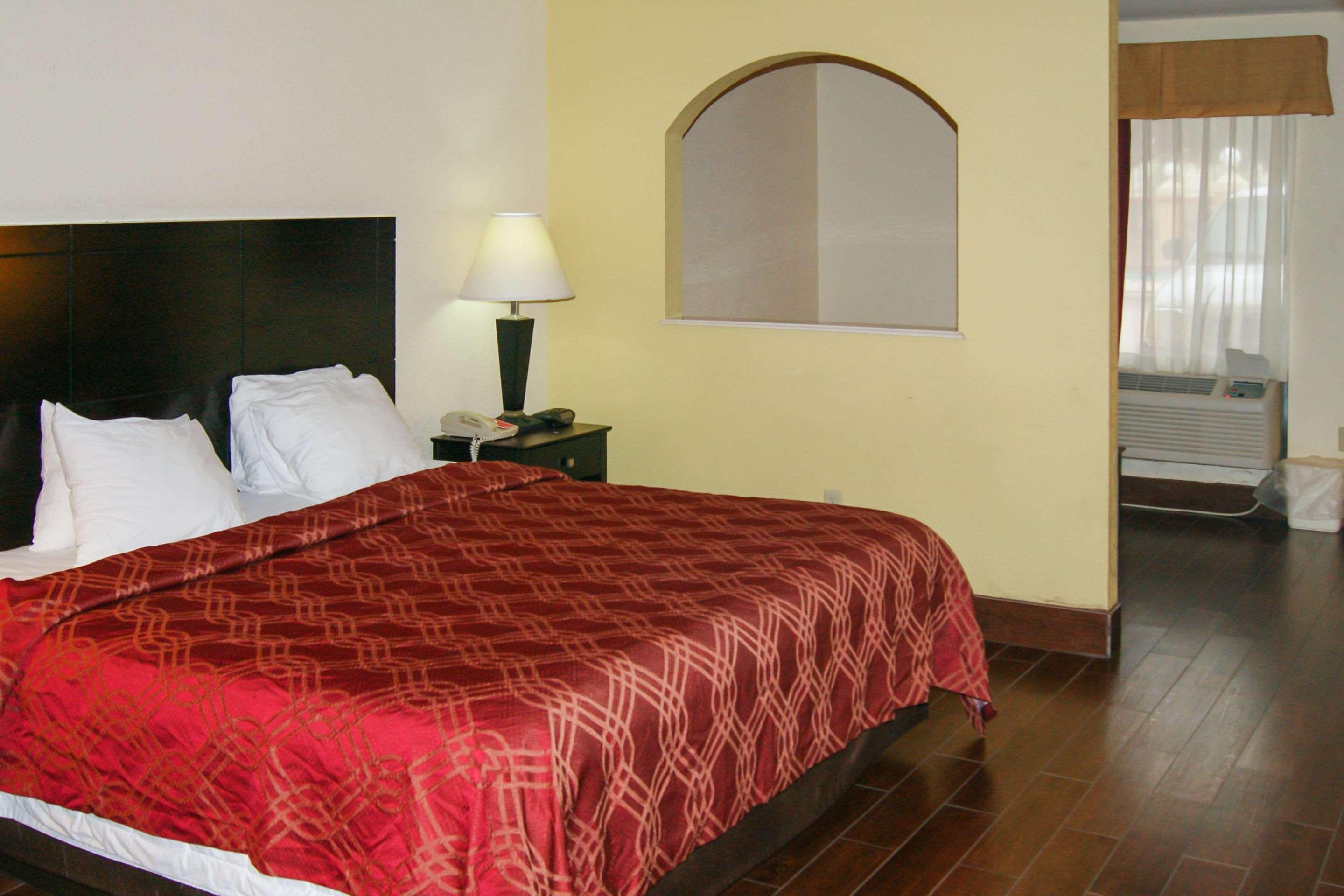 Econo Inn&suites West – Energy Corridor Houston