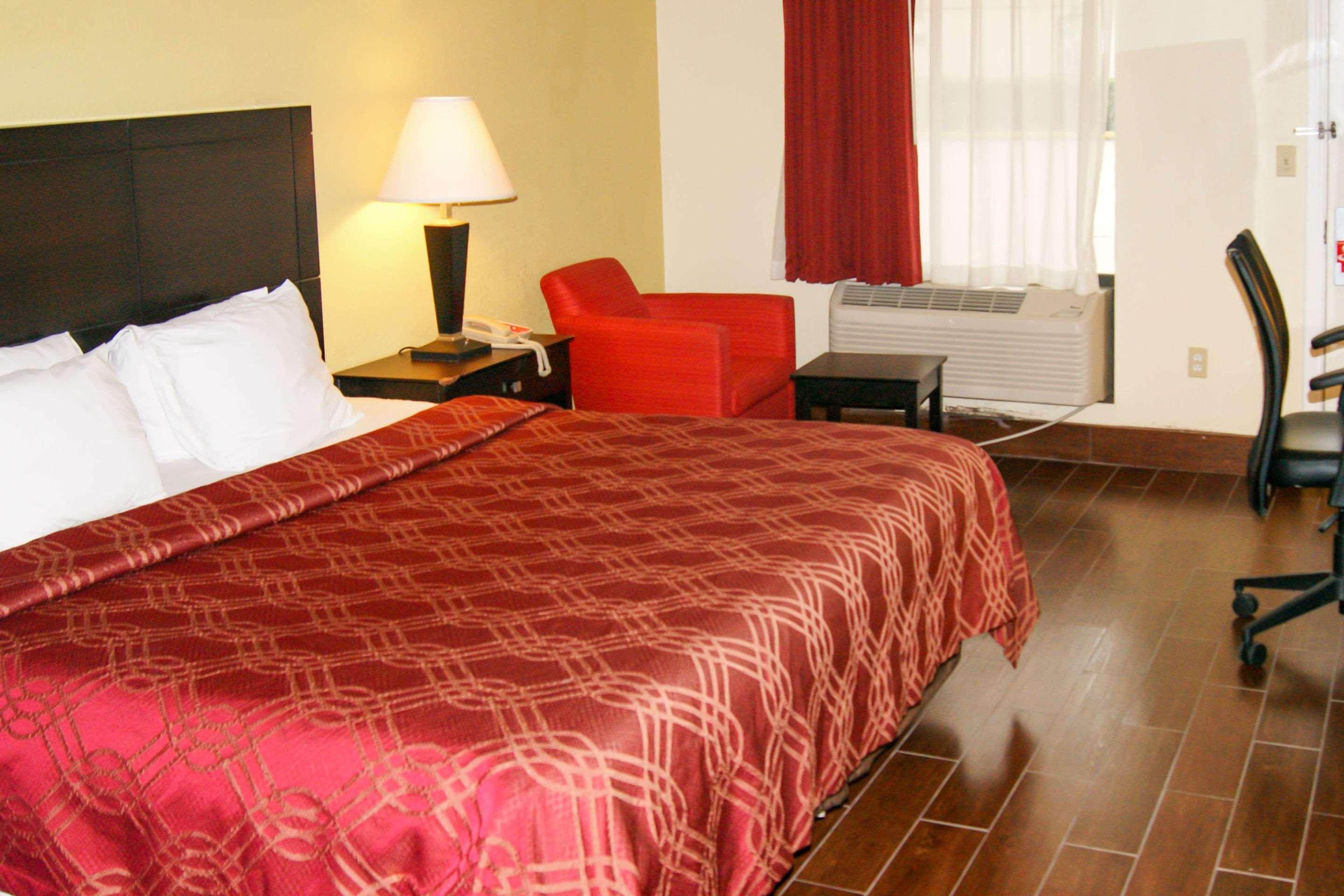 Econo Inn&suites West – Energy Corridor 2*
