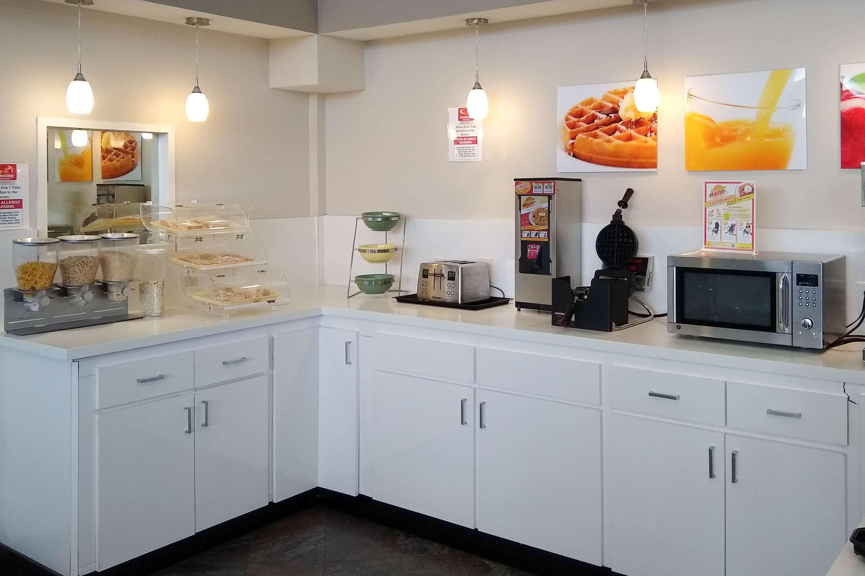 Hotel Econo Inn&suites West – Energy Corridor Houston
