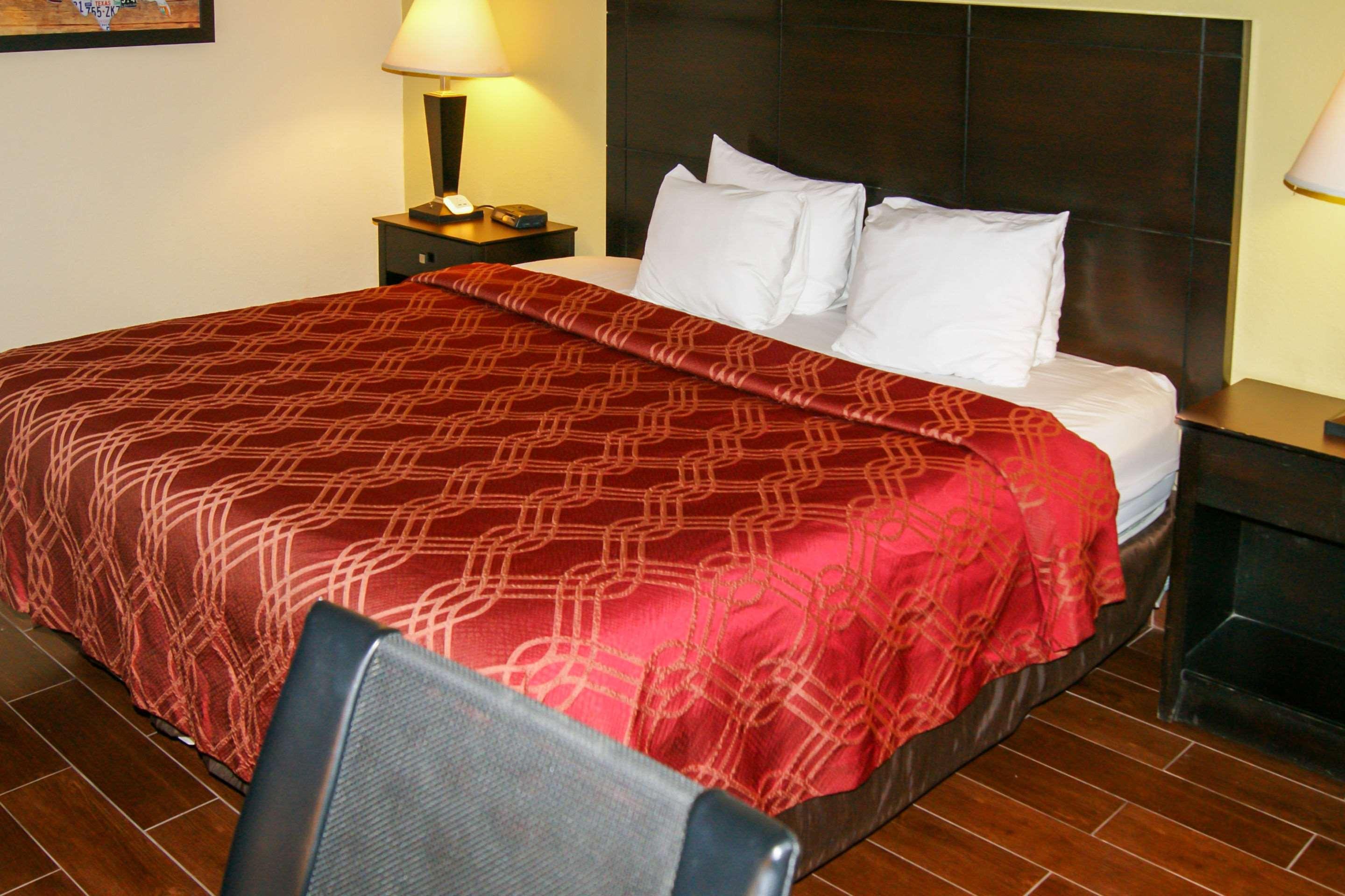 Econo Inn&suites West – Energy Corridor Houston